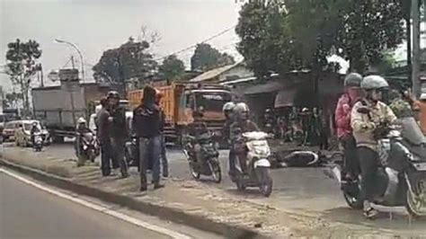 Kecelakaan Maut Di Sukabumi Orang Tewas Tertabrak Bus Di Jalur