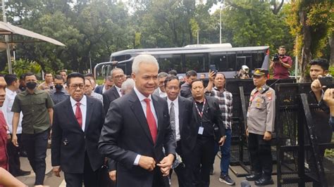 Ganjar Mahfud Tiba Di MK Untuk Hadiri Sidang Sengketa Hasil Pilpres