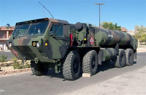 Military Vehicle Photos - M978 HEMTT Fueler