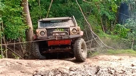 Land Rover Defender Off Road Jeep 4wdwinch Of The Difficult Road ऑफ