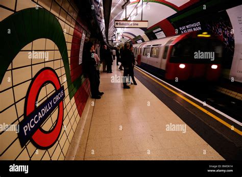 La Station De M Tro Piccadilly Circus London England Uk Photo Stock