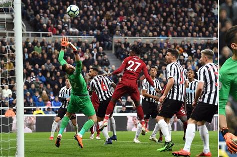 MTV VMA Miley Cyrus Nude PVC Performance In Gifs Watch Mirror Online