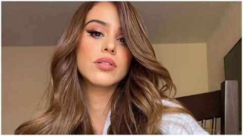 Yanet Garcia Chica Del Clima Posa En Bikini Y Con Bal N De Qatar