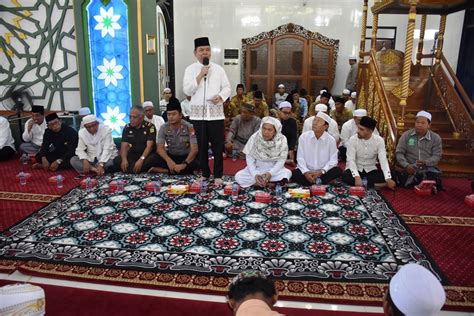 Ben Brahim Ikuti Peringatan Isra Miraj Di Masjid Agung Al Mukarram