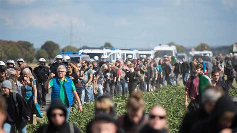 Viele Demo Teilnehmer Aus Hamm Bei Demonstration Gegen Braunkohleabbau