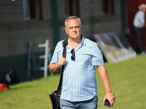 El presidente de Racing de Córdoba explotó contra su entrenador: "Lo de