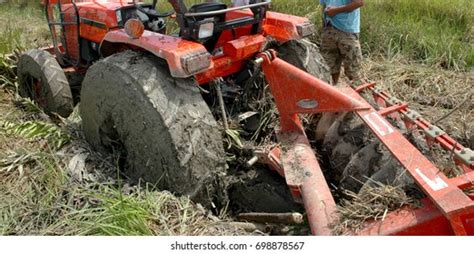 564 Tractor stuck Images, Stock Photos & Vectors | Shutterstock