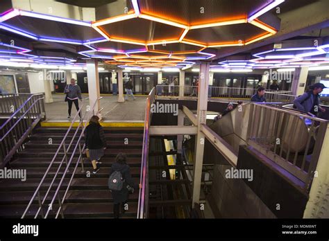 Subway Escalator New York City Hi Res Stock Photography And Images Alamy