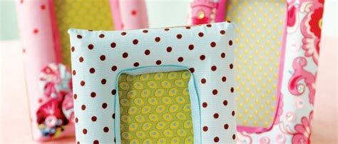 How To Make Fabric Photo Frames Frame Sewing Projects Craft Projects