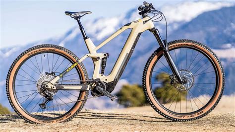 Cube Stereo Hybrid 140 HPC Race 625 Test E Touren Fullys 2022 BIKE