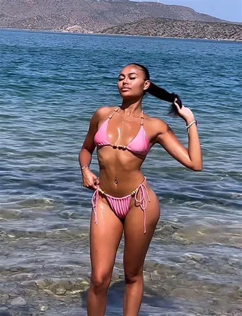 Love Island Ella Thomas Hottest Snaps Tiny Bikini Sizzling Lingerie And Beach Beauty Daily