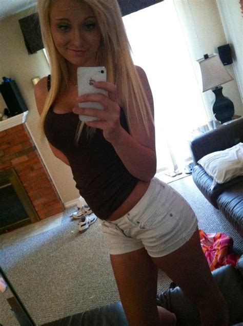 Short Shorts Porn Pic