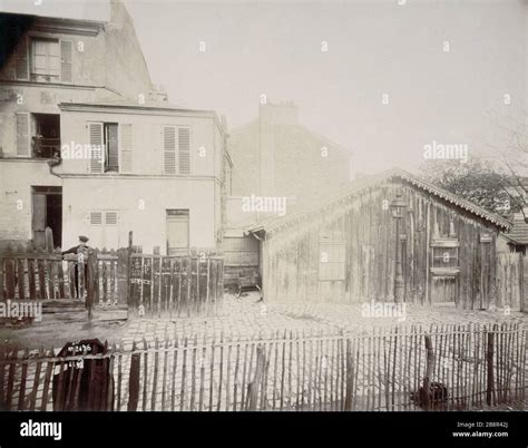 BELOW STREET BANK - RUE REGNAULT Immeuble 40 rue du Dessous des Berges