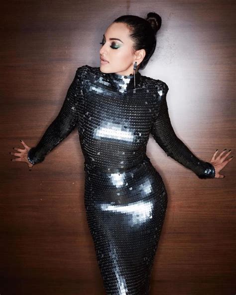 Hot Photos Of Sonakshi Sinha In Tight Fit Dresses Flaunting Her Fine Curves See Now