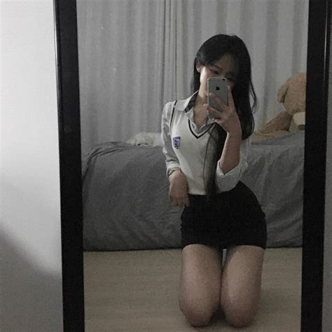 Instagram Sjxltlx Girl Photo Poses Girl Photos Schoolgirl