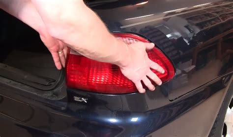 Honda Accord How To Replace Your Tail Light Assembly Honda Tech