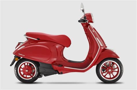 Motorrad Vergleich Vespa Elettrica RED 70km H 2023 Vs Vespa Primavera