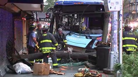 Nyc Accident 4 Injured After Accident Involving Mta Bus Cab On Upper