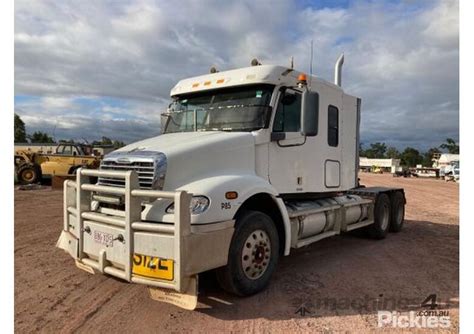 Buy Used Freightliner Columbia Cl Day Cab Trucks In Listed On