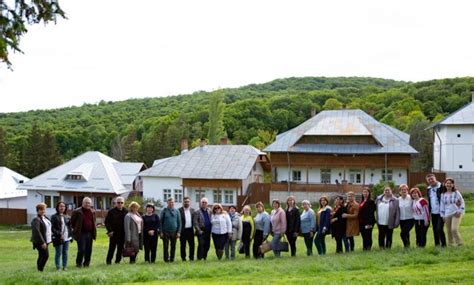 Colegiul Economic Parteneriat Cu Liceul Teoretic Mihai Eminescu Din