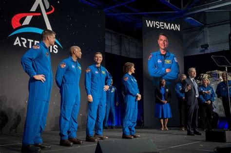 NASA Names Astronauts for Artemis II Mission