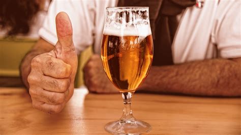 Con O Sin Espuma Esta Es La Forma Correcta De Servir Una Cerveza