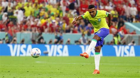 Alex Sandro Y Su Increíble Disparo Al Palo En Brasil Vs Serbia Por