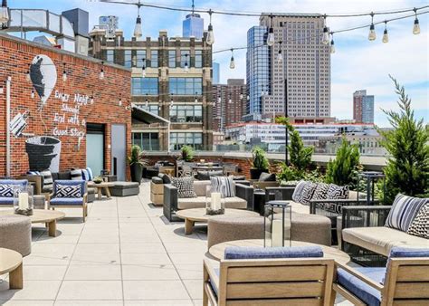 15 Rooftop Restaurants in New York City With a Killer View