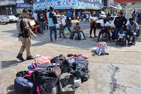 Cientos De Migrantes Inician Una Caravana En Chiapas