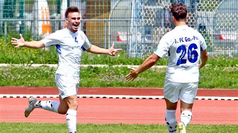 Fu Ball Landesliga Fc Garmisch Partenkirchen Bezwingt Meister Tsv