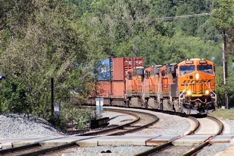 BNSF 6865 BNSF 6865 Leading An Eastbound Intermodal Etha Flickr