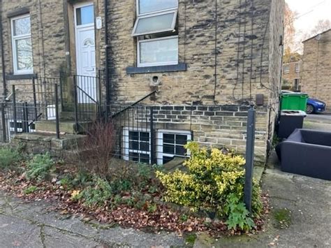 1 Bed Flat For Sale In Bradford Road Idle Bradford Bd10 Zoopla