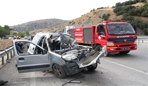 Manisa da Feci Kaza Tıra Çarpan Sürücü Hayatını Kaybetti Ankara dan