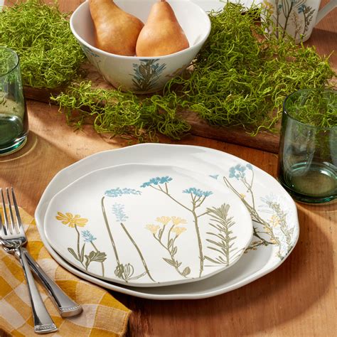 Wildflowers 12-Piece Dinnerware Set – Lenox Corporation