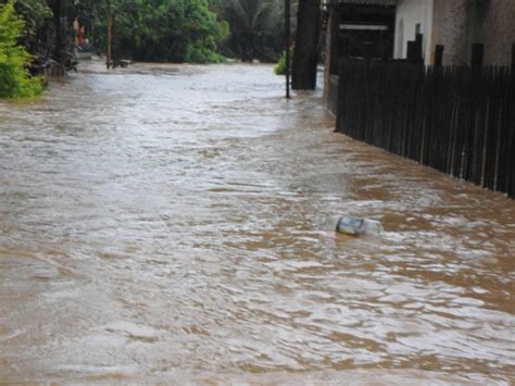 Internautas Registram Cenas Dos Transtornos Causados Pela Chuva No Es