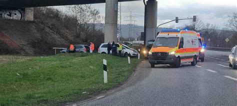 Trier Ehrang Auffahrunfall Mit Drei Autos Und Drei Verletzten