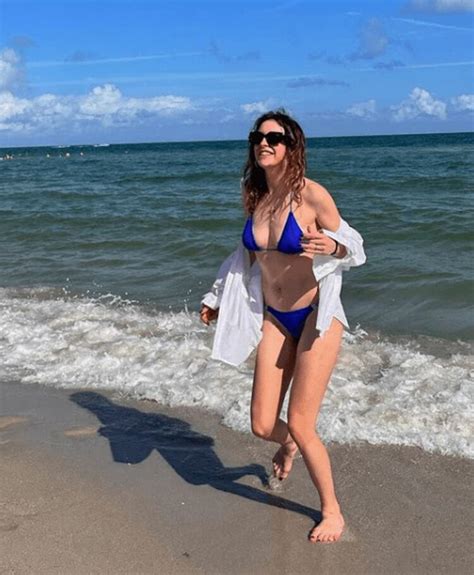 Melis Sezen Miami de Bikinili pozlarını paylaştı Magazin Haberleri