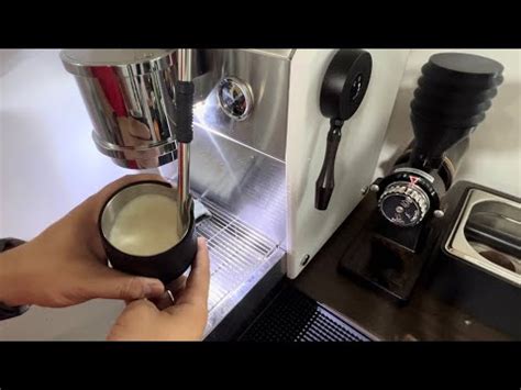 Steaming Milk Using Milesto Em Sahara Milesto Coffee Espresso