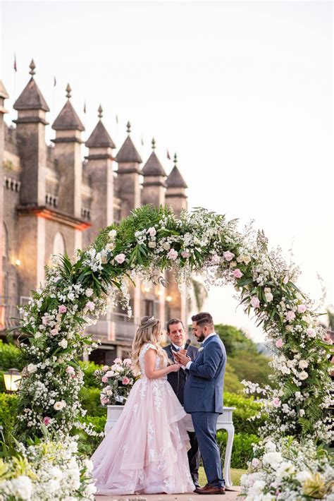 Beautiful Wedding Dresses That Only Look Expensive - Crafting Home
