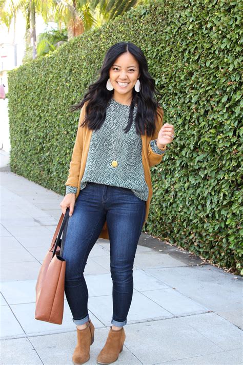 Top Skinny Jeans Booties Long Cardigan Cognac Tote Outfit 3