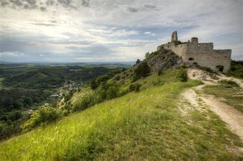 Čachtice Castle – slovakia.com