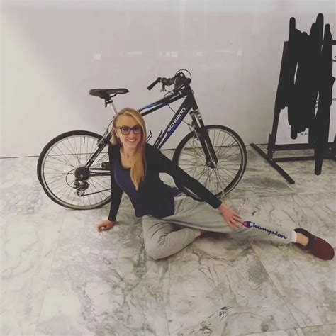 50 Kat Timpf Bikini Pictures Hot Sexy Livinlavidalowcarb