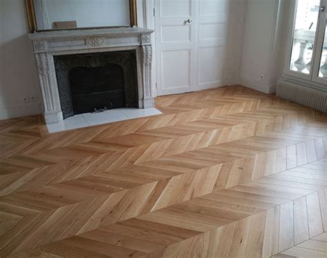 Parquet massif chêne verni Point de hongrie 45 chêne massif verni go4