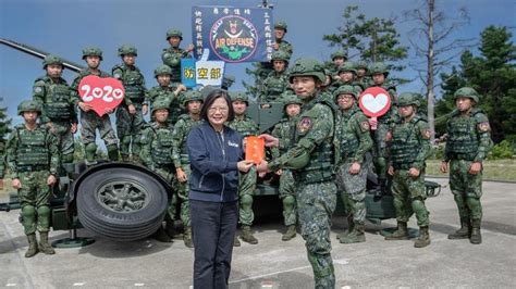 美國人士現身台灣空軍雷達站影片 是「意外」流出還是有意為之？ Bbc News 中文