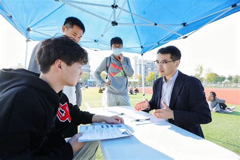 杭州市大学生秋季校园招聘会在我校举行