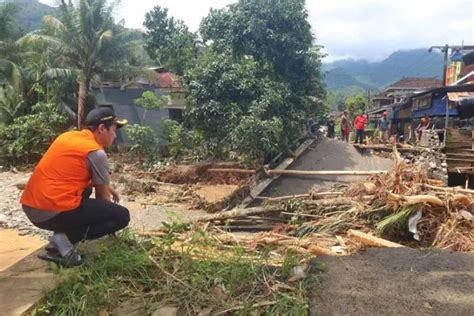 6 Jembatan Trenggalek Rusak Akibat Cuaca Ekstrem GenPI Co JATIM