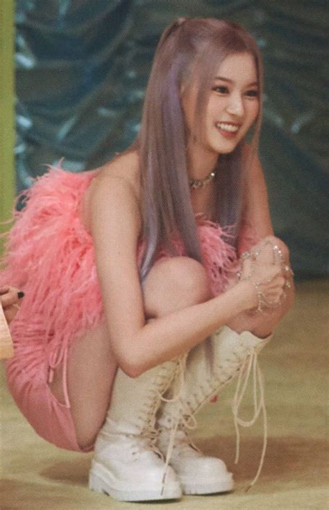 220320 Sana Formula Of Love Monograph Scan Cropped Cr Njmsjmdct2