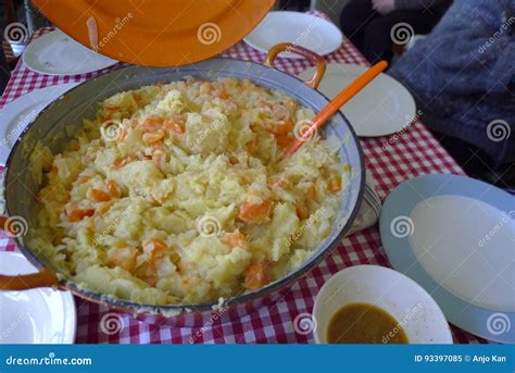 `Hutspot` Traditional Dutch Meal Stock Image - Image of hutspot, meal ...