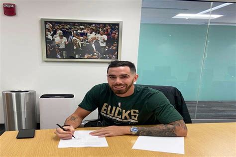 Nba Es Oficial Luca Vildoza Firmó Con Los Bucks Cielosport