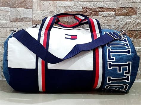 Venta Maleta De Mano Tommy Hilfiger En Stock